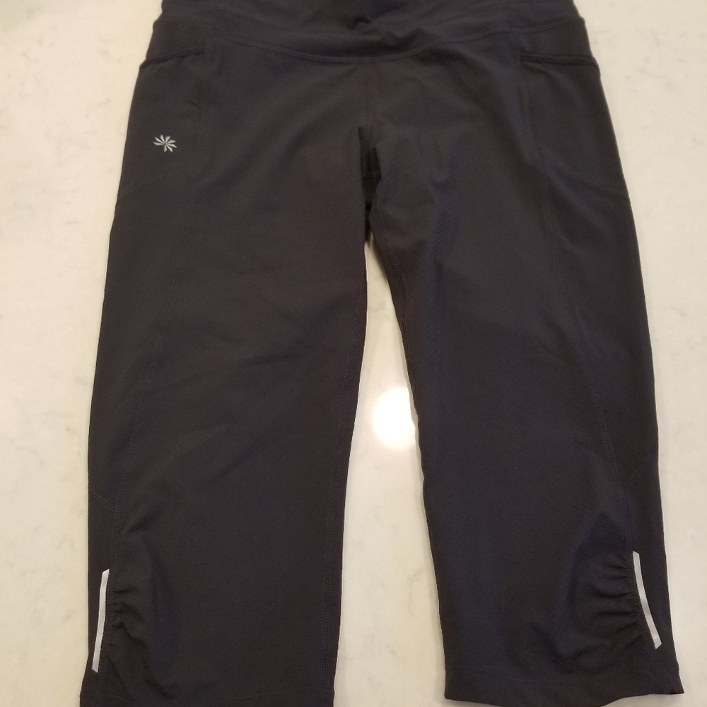 Athleta Medium Black Capri NWOT